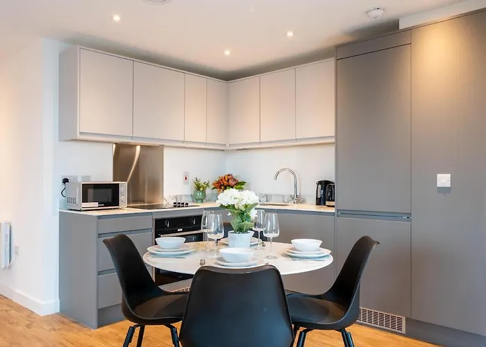 Elegant Penthouse, Stunning Cityscape Views Appartement