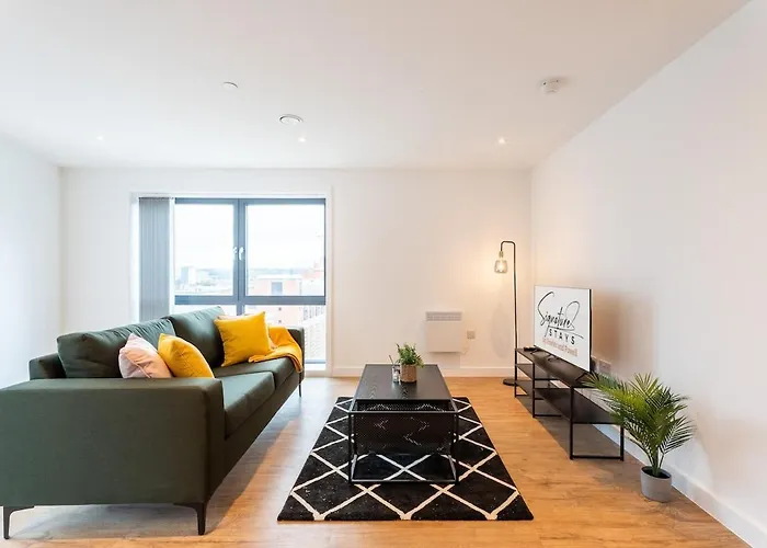 Elegant Penthouse, Stunning Cityscape Views Διαμέρισμα *