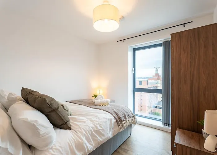 Appartement Elegant Penthouse, Stunning Cityscape Views