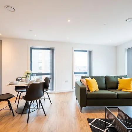 Luxury Penthouse Views Prestigious