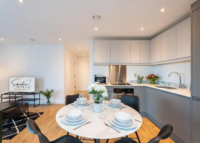 Elegant Penthouse, Stunning Cityscape Views * Leeds (West Yorkshire)